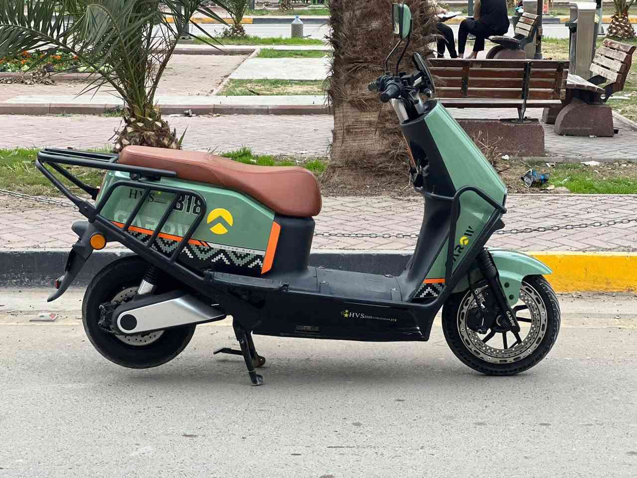 سلام عليكم شباب دراجه شحن للبيع نوع كارو دراجه عالميه استخدامها كلش قليل  دراجه تخبل والله مواصفات عالميه ومعروفه شركتها ومواصفاتها وصل المعرض موجود ابسمي دراجه ع فحص كامله مكمله من كل نواحي مواصفات

الموديل 2026
النوع كارو / GAROW
البطاريات 6 دبل نوع مسطره جرافيك 
التحويلات 1.2.3،4 
دبل إشاره 
اشاير رباعيه 
لايتات زنوزن
تشغيل عن بعد 
جهاز انذار السرقه 
مدرعه بل كامل360درجه 
لونها مميز كلش 
كشن سياحي  vib 
دكمه تفتح صندوق 
شاشه تاب تعرض الك كل عطل 
شاحنه اصليه تحتوي ع إيقاف ذاتي 
مري اصليه مال شركه 
بريكات دسكات دهن هدروليك 
اطارات جوبلس 
السرعه 80حقيقي 
 ملف بقدار 3600 ؤاط
اي استفسار اتصال

***********

مكاني بغداد
