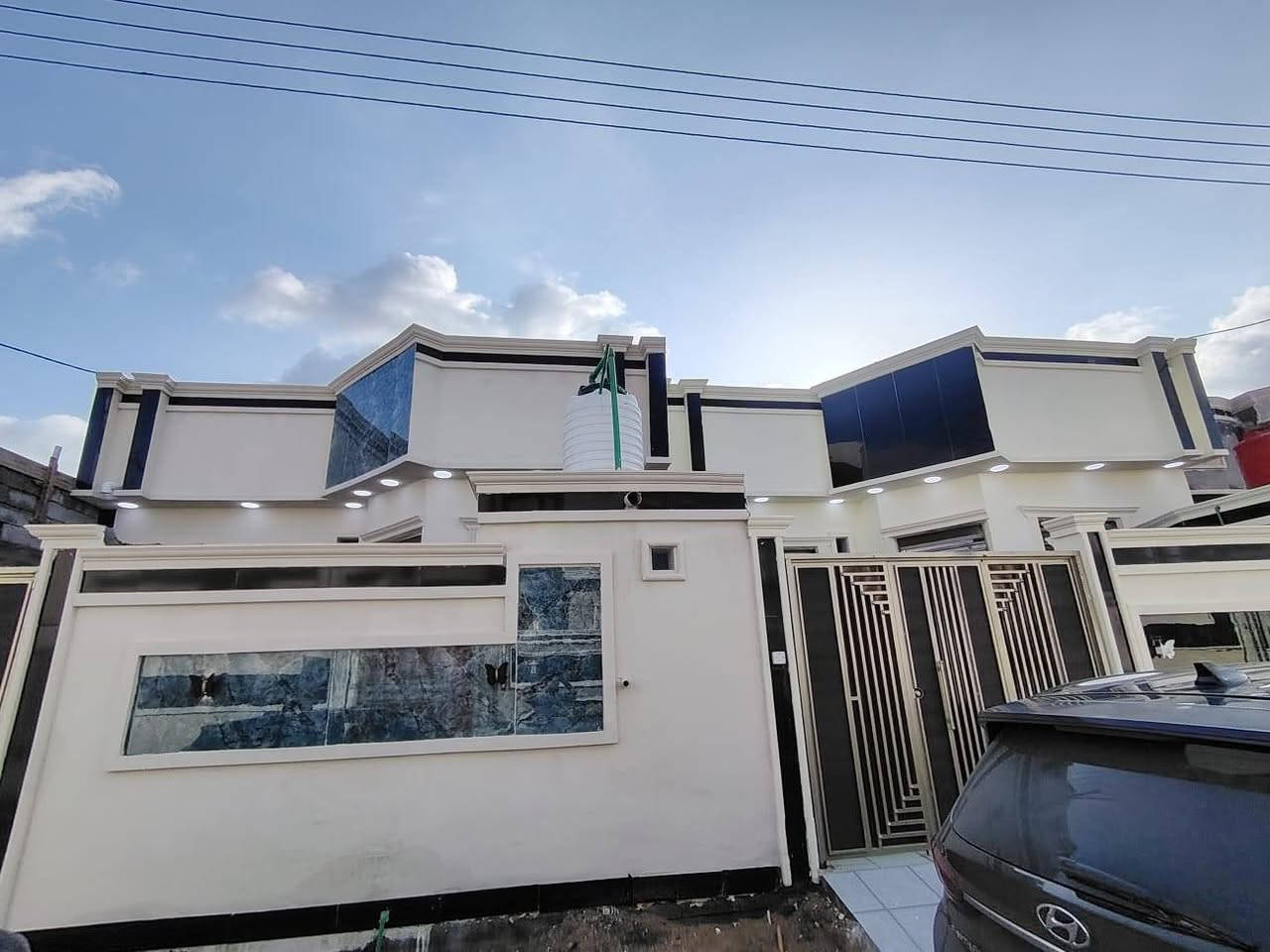 سلام عليكم خوان بيت لبيع طابو زراعي عراقي مساحه 160 يتكون البيت من قرفتين ومطبخ وديوان وصاله وصحيات داخلية وخارجيه وكراج سياره العنوان بصره ابو الخصيب تريق سيد حامد مبايل *********** البصرة, العراق
