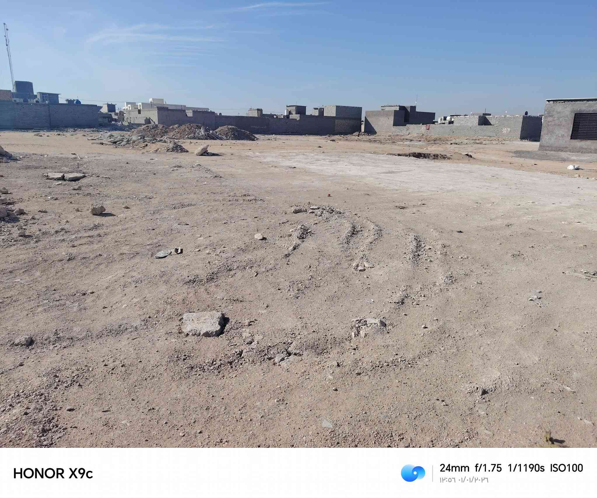 سلام عليكم قطعه للبيع 250 متر مربعه  مكانه براكيه شارع معمل مقابيل معمل  تبعد عن شارع معمل 200 متر عرض شارع 12 متر  خدمات كامله ماي وكهرباء بابه شراي يتصل
***********
