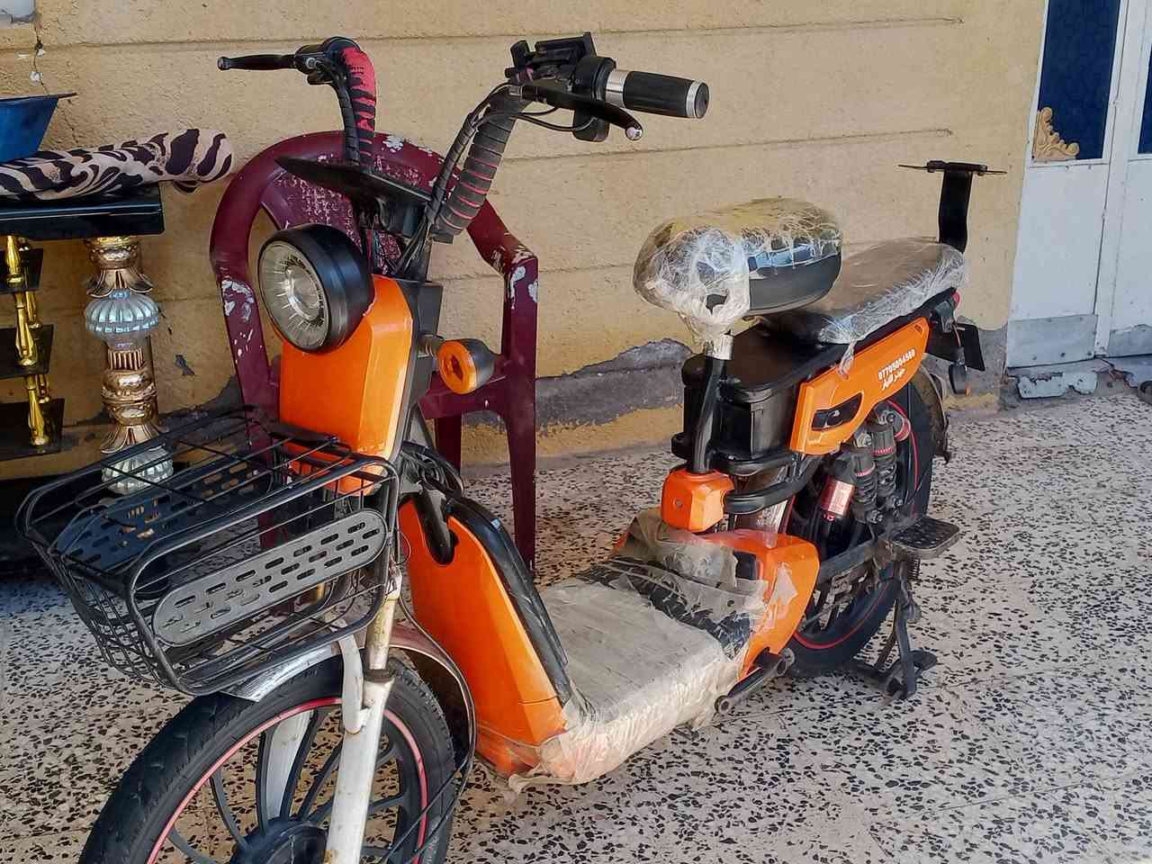 السلام عليكم دراجه شحن حجم 20 دراجه نضيف ما بيه اي عطل كلشي شغال بيه مع جميع ملحقاته كامله شاحنه لايت هورن اشاير
السلام عليكم دراجه شحن حجم 20 دراجه نضيف ما بيه اي عطل كلشي شغال بيه مع جميع ملحقاته كامله شاحنه لايت هورن اشاير 
الدراجه نضيفه بيه اربع سرع الاول 25 والثانيه 50 والثالثه 75 والرابع 99 الدراجه مابيه عطل وبطاريات نضيفه تاخذ اربعه باتري 16 يعني الدراجه 48 v والسعر 200 وبيه مجال لتواصل *********** مكاني بصره حيانيه
