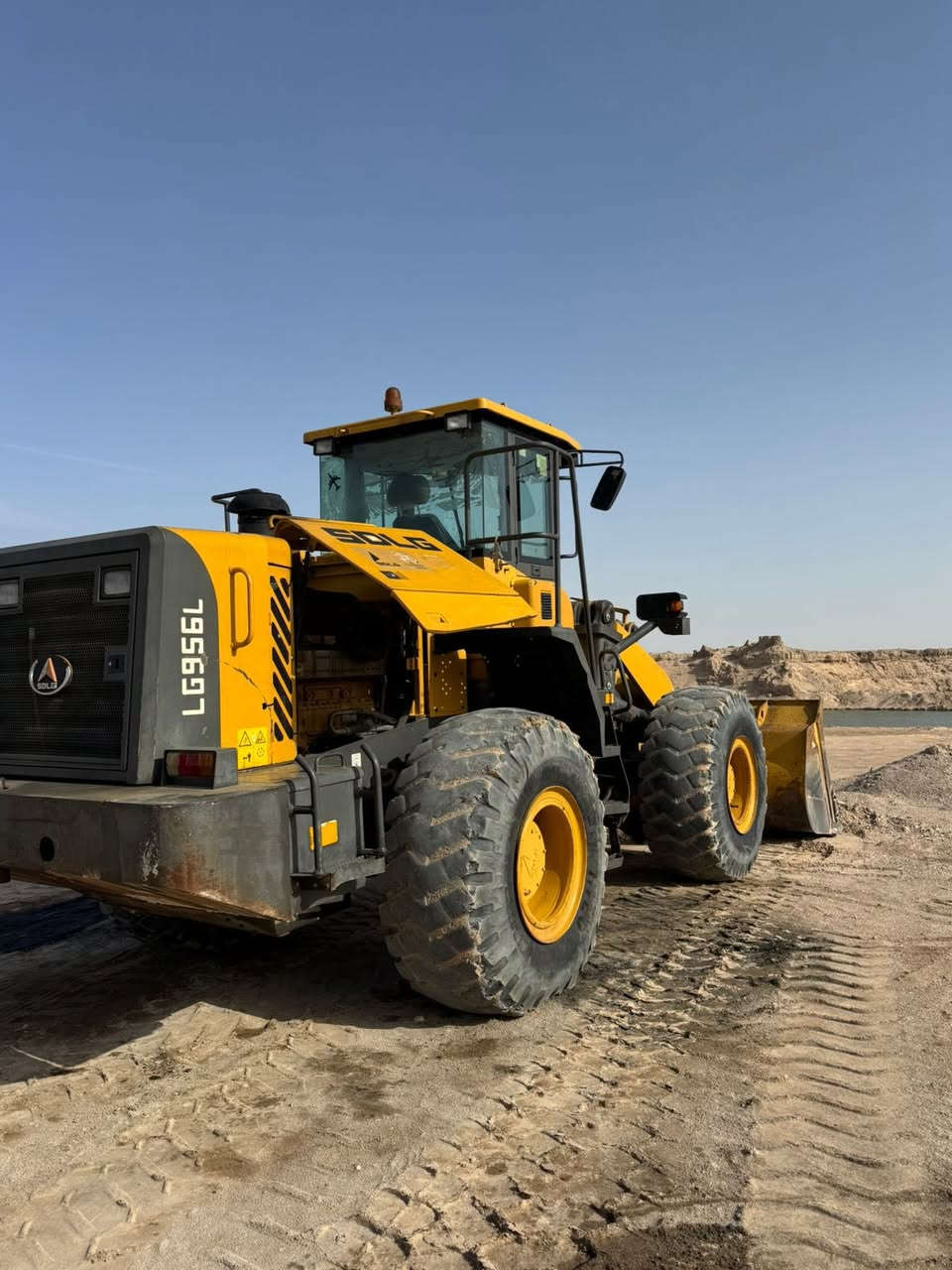 السلام عليكم 
شفل صيني LG956
2015 درب البحار 
شفل بلادي 
منفيس 
السعر 290 
المكان البصره 
‭0772 277 1113‬
