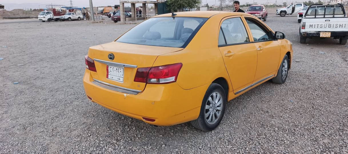 بیوایدی 2013 تەکسی  گێر تۆماتیک گێرو مەکینە کرۆلایە سەنەوی پلاستیک  بەشەرتی حاسیبەو ئەوەلیات سەیارەکە زۆر جوانە بێ مەسرەفە بەشەرت چرکەی تیا نیە لێخورینی هەر زۆر خۆشە کارەبایات جام کارەبای شاشەئایپات گێچ بانزین حەماوە بەشەرت  گێرو مەکینەی بەشەرت نرخی25گڵاو مەجال موشتەری نیت سەرم مەئێ شێنە لەگەڵ رێزم   ژمارە ***********  ئەم ژمارە واتسابی لەسەرە شمشمل, السليمانية
