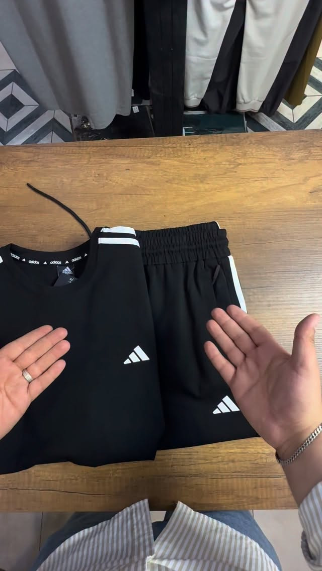 تراك اديداس اصلي 
خامة قطنية 
قياسات 
M L XL XXL
للحجز مراسلة خاص


**إذا كنت صاحب هذا الإعلان وتريد حذفه لأي سبب، رجاءا أرسل رسالة إلى الدعم الفني**