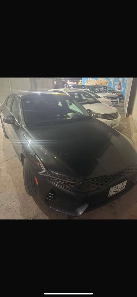 السلام عليكم
من رخصه الادمن 
K5 موديل 2023 
فول موصافات عدى فتحه 
حادثه قطعتين مبين بل صور بدون دواخل ولا لخد ولا شاصي مكفول سياره باسمي بغداد 
عارضه 155$
وبيه مجال بسيط 
الشراي يتصل *********** وتس اب
