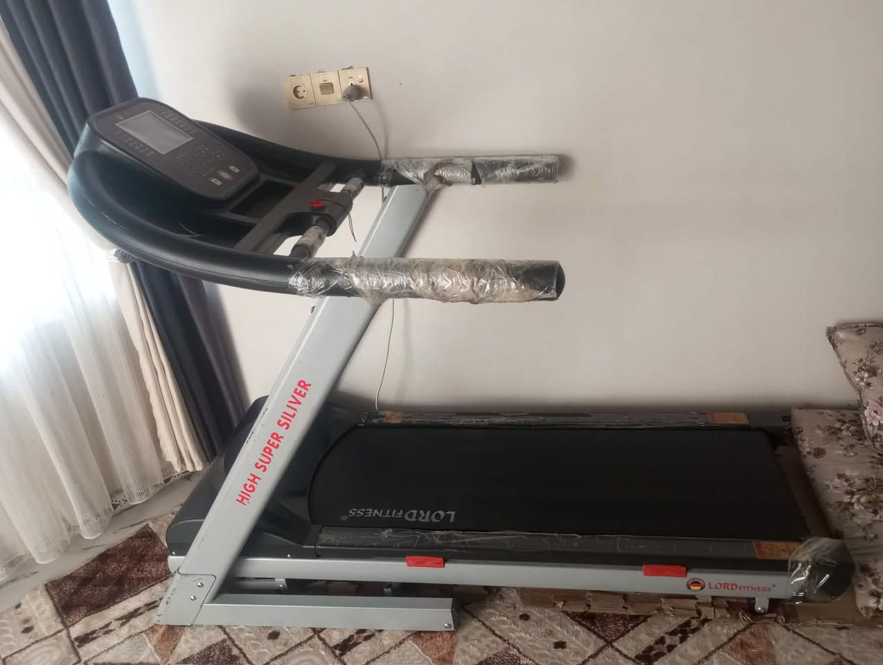 ‬‏سلام عليكم جهاز الجديد مال تمارين وتنزيل الوزن 200 كيلو للبيع سعر 400 وبيها مجال وهذا رقمي
 ‏‪0770 729 5189‬‏
