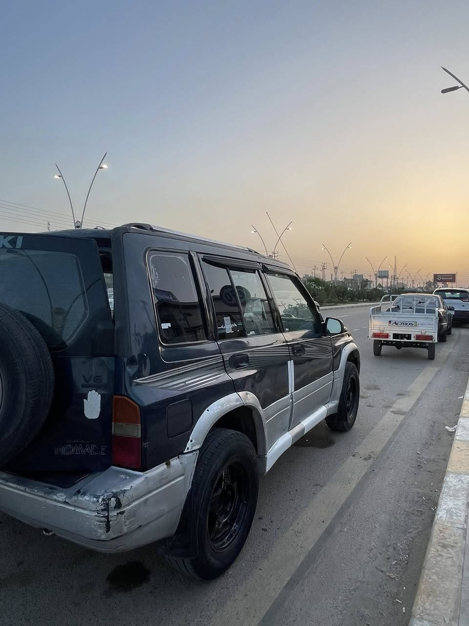 السلام عليكم  للبيع او مراوس زازوكي موديل ١٩٩٤ رقم بغداد الماني راعيه ماواصله اكفلك سرقه وعشاير محرك كير ونجي ٦ سلندر حداديه تخم تاير كهربائيات كله شغال سياره جاهزه بمعنى الكلمه والسياره احلا من الصور بهواي مكان ناصريه مركز السعر ١٧ وبيه مجال 
رقم***********
رقم***********
