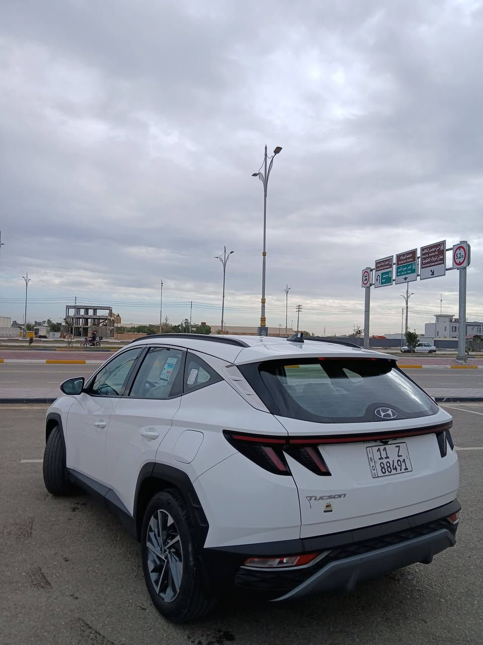 توكسان للبيع  موديل 2024
وارد  { خليجي }
ماشية 50 الف
رقم بغداد
حساسات امامي خلفي
كراسي كهرباء 
بردات خلفية
كشنات مدوشمة
مري كهرباء
بك لايت LED
شاحن وايرليس 
وباقي مواصفات معروفة
سيارة مكفوله من دعاميه للدعاميه 
السعر 230 ورقة وبيها مجال
رقم الهاتف ***********
مكان سيارة كربلاء
