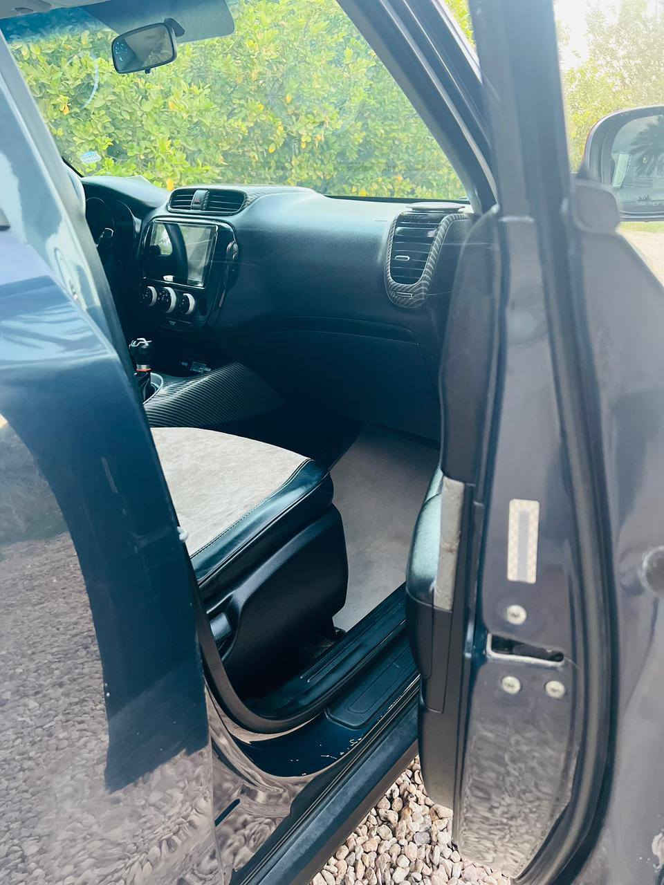 سلام عليكم صول موديل 14بسمي رقم دولي  سياره نضيفه ماتعبانه تبريد ثلج وارد امريكي ماشيه 86الف بيه جملغ مال امريكه مكينه 1600اترايك البصره  سعره 95 
***********
