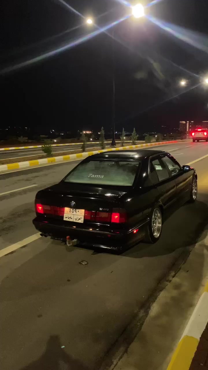 bmw  525   گێر عادی     مۆدێلی ١٩٨٩  کامل کامل کراوە بە  ٩٥         سلایدو   تۆماتیک نیە       کوشن کارە با  کوشن  جلد   تەلەفون   ناو ڕەساسیە  و  ناو فۆرمیگا  پێش پان    سەیارەکە  ماڵی دۆستە  دەعامی  بۆ دەعامی بە شەرت  گێر  ومەکینەی بە شەر   مەکینەی  هەڵمیشی نیە ڕۆنی گێڕو مەکینەی تازە  گۆڕیومە      پلاکو  نۆزلی تازەیە   بەنزین زۆر کەم ئەخوات  سەیارەکە  دینار مەسرەفی  تیا نیە   گێچی بەنزینیشی  ئیش ئەکات      
هەموو گیانی بە شەرت   سعر ٥٧ وەرەقە   مەعامەلەیەکەم     
 ***********
 تێبینی :    ٨وەرەقە و نیو   غەرەمەی تیایە  دوای مەعامەلە  ئەی گەڕێنمەوە 

ئەو  ڕەقەمەشی لەگەڵا  نیە     ڕەقەمێکی ترت ئەیەمێ   تا ٢٠٢٩ تازەیە
