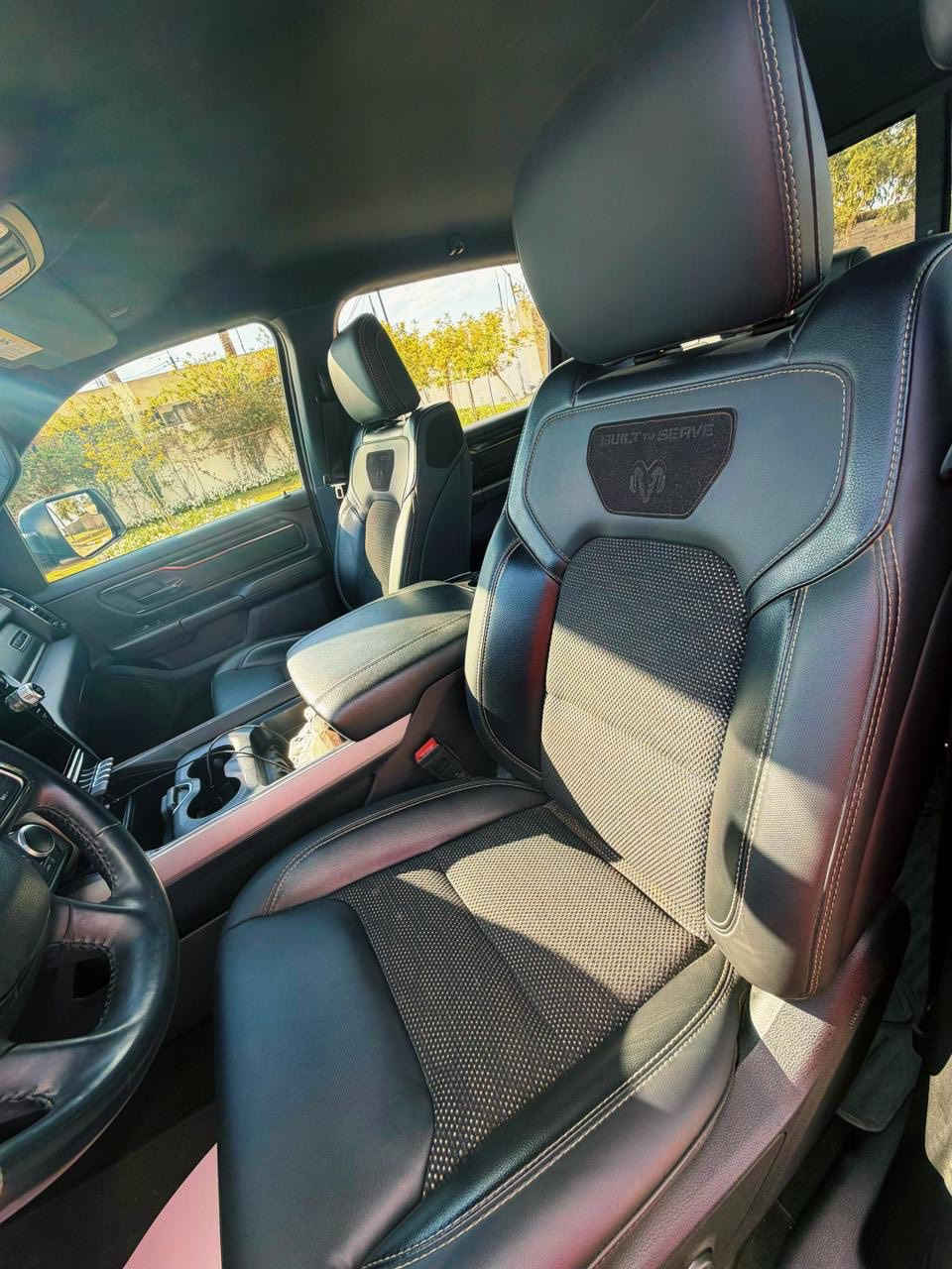 السلام عليكم
رام Built to Serve موديل 2024 محرك 6 سلندر ايتورك وارد امريكي حادثهة صفحة اليمين ومبدلة قطع صبغ بلاد بدون دواخل والتصليح شرط البرغي راجع بلادي يعني باعتبار مشتري كلين
لايت لد 
بك لايت لد 
مري كهرباء 
شاشة تيسلا 
قاصة 
ويل كب حجم 20
فورويل 
قفل اكسل 
رام بوكس 
تدفئة تبريد بالكشنات
السيارة ماشية 23000 مايل
سعر السيارة 32000$ وبيهة مجال بسيط 
للاستفسار
***********
***********
