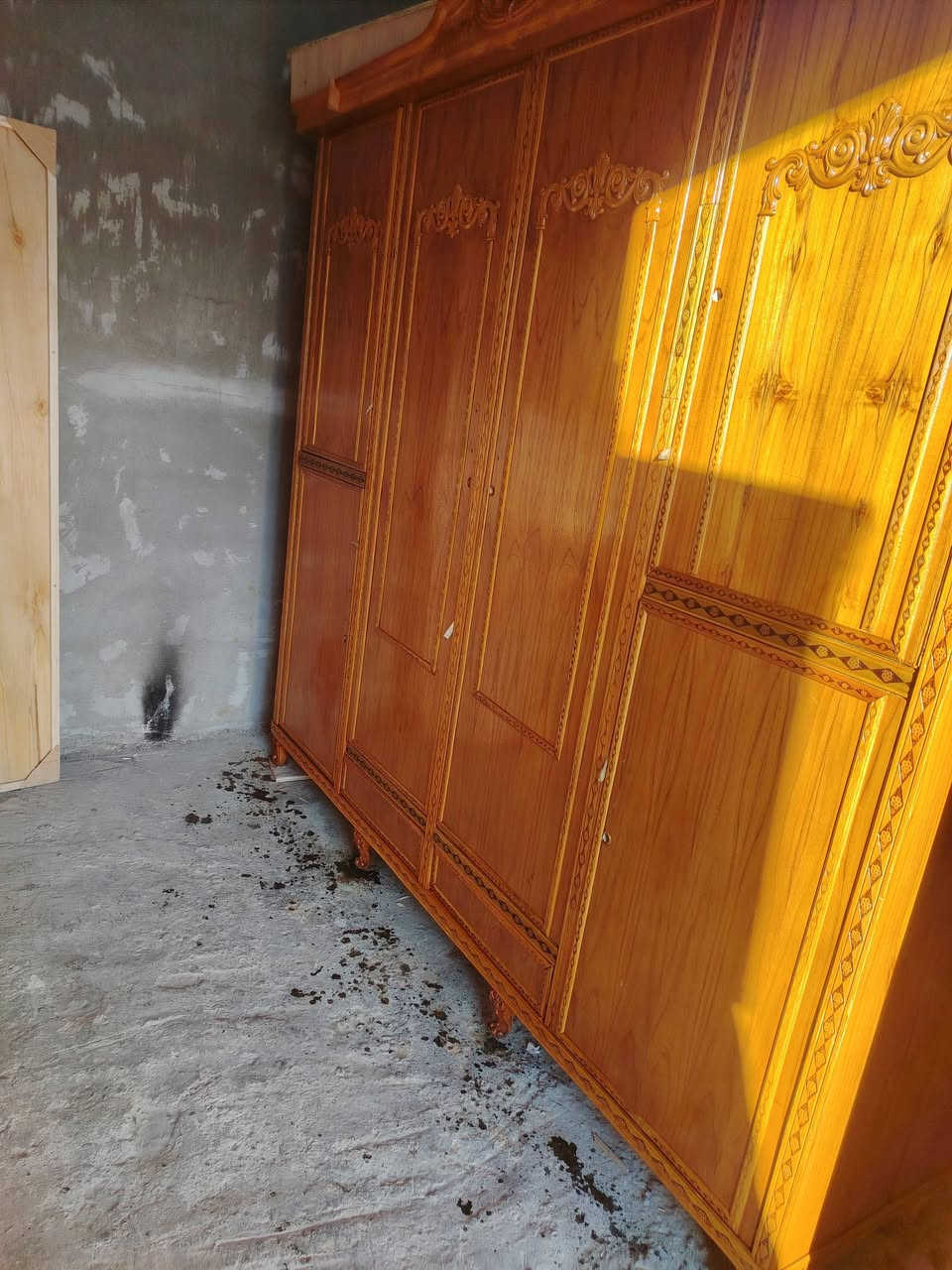 كنتورابو ٤ ابواب مقطع مستعمل شي قليل ***********
