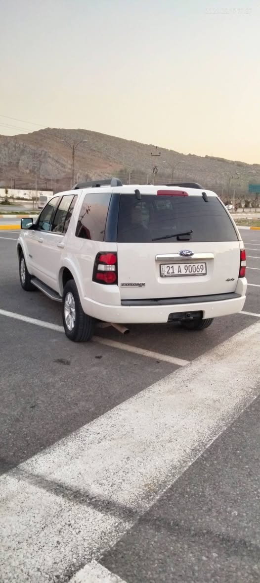 Ford explore 2008 XLT فۆرد ئێکسپلۆرە
شەش پستۆنی مەکینە 4000
دەبڵ ئەکسل 4x4
شەریکەی نیڤا
سپی بەفری و ناو زەرد 
دەعامی بۆ دەعامی بێ لێدران و دەعم

حاسەی پشتەوە
چوار تایەی نوێی لەژێرە
بەرگە کوشن و گاعی تازە
تازە سێرڤسی کامل کراوە
گێر و مەکینە و کارەبایی بەشەرت
ڕەقەم سلێمانی و سەنەوی بەناوی خۆمانە
بە شەرتی غەرامە و بەناوکردن
نرخی 109 وەرەقە و مەجال

ژمارەی مۆبایل: 
*********** رانية, السليمانية
