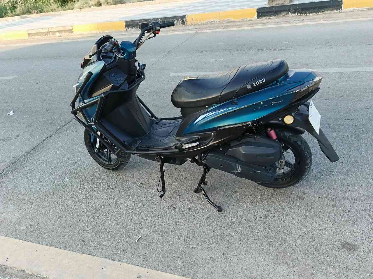 دراجه للبيع سترونك 23 كفاله عامه محرك ما مفتوح لاتنقيص لاتبخي كهربائية شغاله كيجات من كلشي دشبول اكتروني ماماشيه هواي ستان حساس سعر 475وبيه مجال مكان ناصريه قلعه سكر لاستفسار ***********/‏‪***********‬‏
