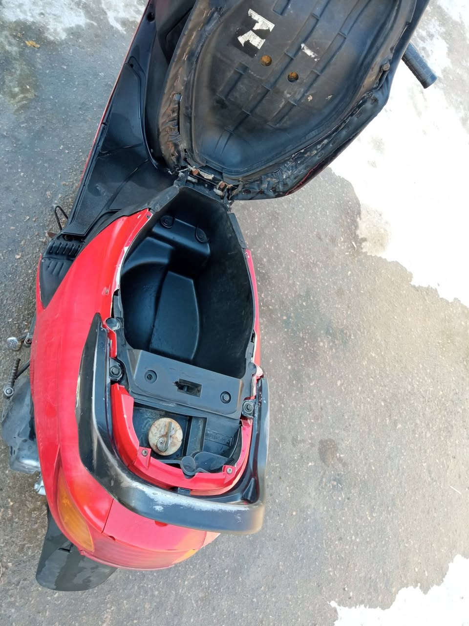 السلام عليكم دراجه فراشه للبيع مجفته كامل نكره سلف كهربائيات كلها شغاله هورن لايت تايرات جدد السعر 370 مكان نجف الرقم ***********
