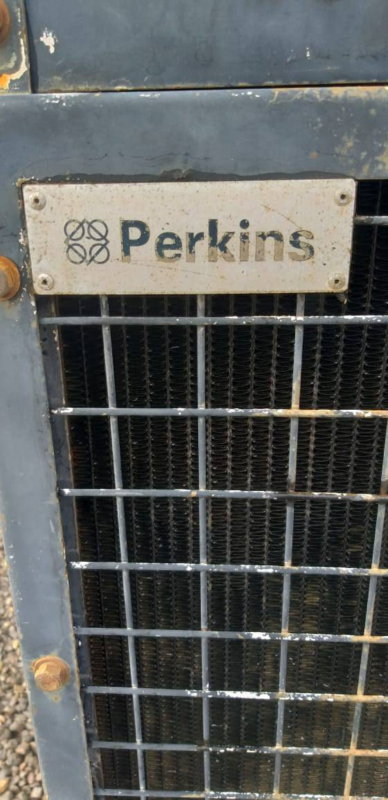 السلام عليكم اخواني الكرام 
مولد بيركنز لفل للبيع
50كيفي مال امريكان 
شغال نقص بس كهربائيته مكطعه
مامفتوح على وضع الشركه 
سعر مناسب *********** اتصل وبيك خير وتدلل
