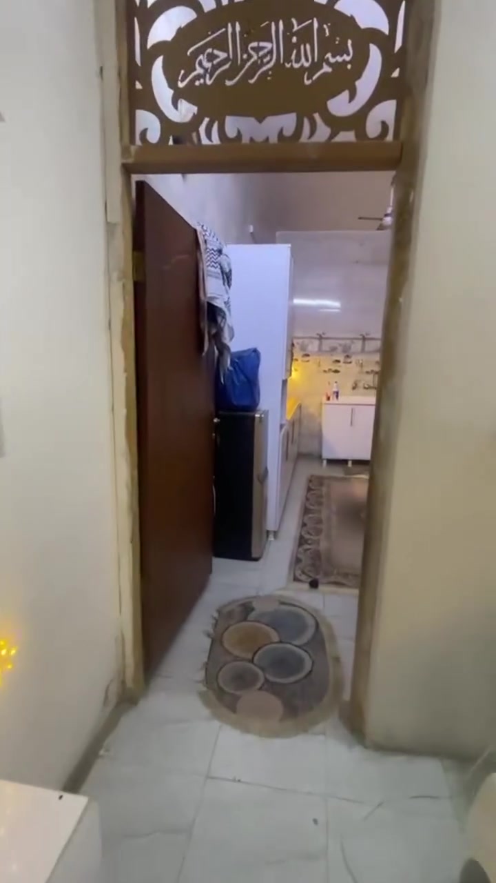 السلام عليكم اعادة نشر بسب وعود كاذبة عمي رحمه ولديكم مو شراء لا يخابر والسعر خاص   بيت للبيع مساحة 50 متر طابقين منطقة كامل خدمات ماء ومجاري وكهرباء يرهم قسط هم  نقص بس تبليط عنوان زعفرانية بشارع كهرباء معلمين بشارع اسواق السلام تواصل واتساب ستفسار اكثر تواصل ***********
