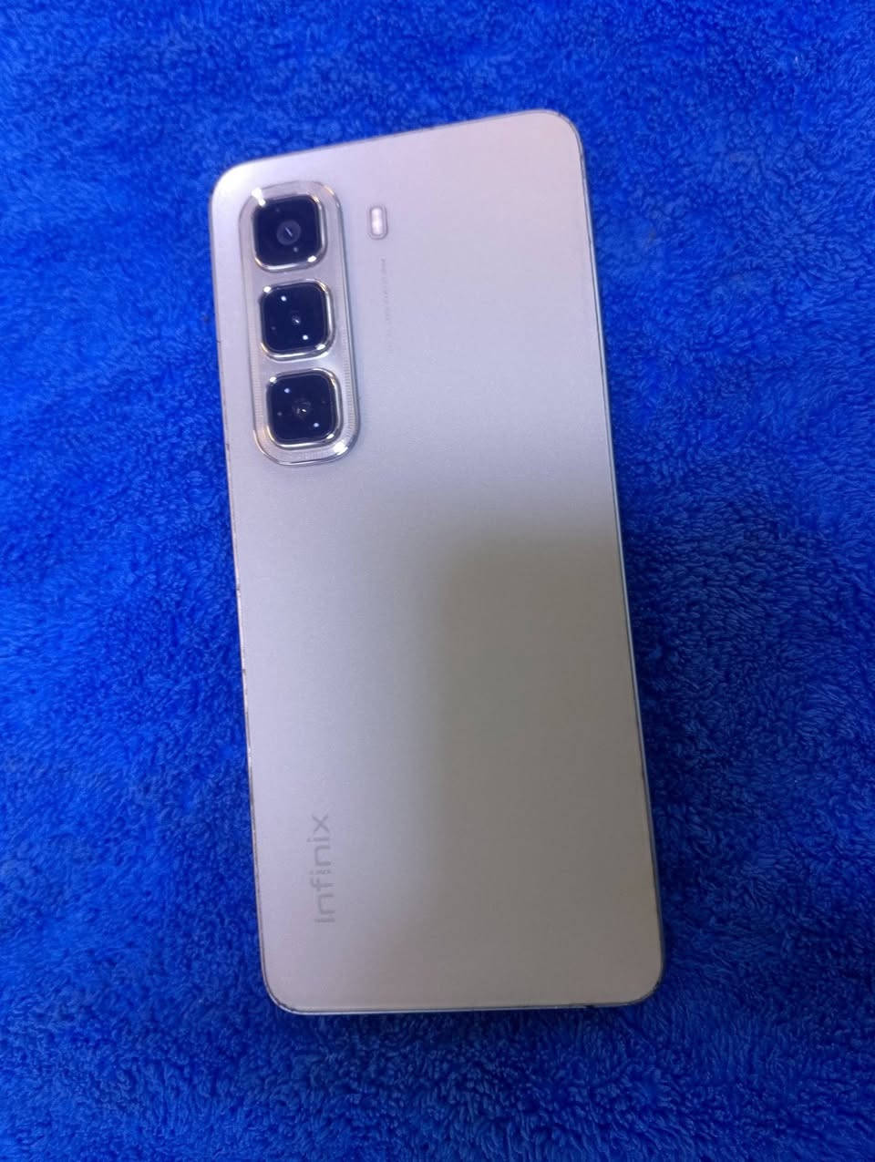 انفنكس هوت 50 ذاكرة 256 بصمة أصبع جانبية 
شاحن تأيبسي كله شغال نضيف خير من الله
مكان بغداد الشعب سعرة 110


**إذا كنت صاحب هذا الإعلان وتريد حذفه لأي سبب، رجاءا أرسل رسالة إلى الدعم الفني**