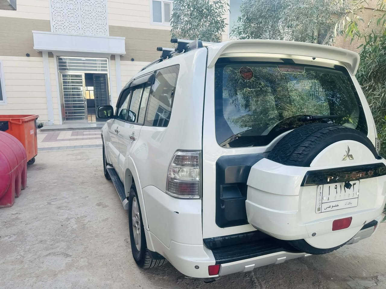 باجيرو 2010 حبتور فووول مواصفات مكفوله من الصبغ حتى الدعاميات 
فتحه وجلد وكهرباء و3 تحكمات وحساسات وكامره ثلاجه تبريد 3 قطع 7 راكب 
شادلها منظومة غاز يعني انسه الصرف تفويلتك ب 10 الف دينار 
منظومة بنزين جديده حداديه اماميه خلفيه قبل شهر مسويها 
تخم تاير جديد بيها باتري جديد منظومة تبريد مع مراوح كهربائيه مع عزل للدشبول والانابيب التبريد ادامه كامله تاخذ سياره جاهزه من جميع النواحي مال جناي 
للبيع بسعر 148 ورقه 💸 وبيها مجال
*********** النجف الاشرف
السياره لأخ Saif Alkaabi
