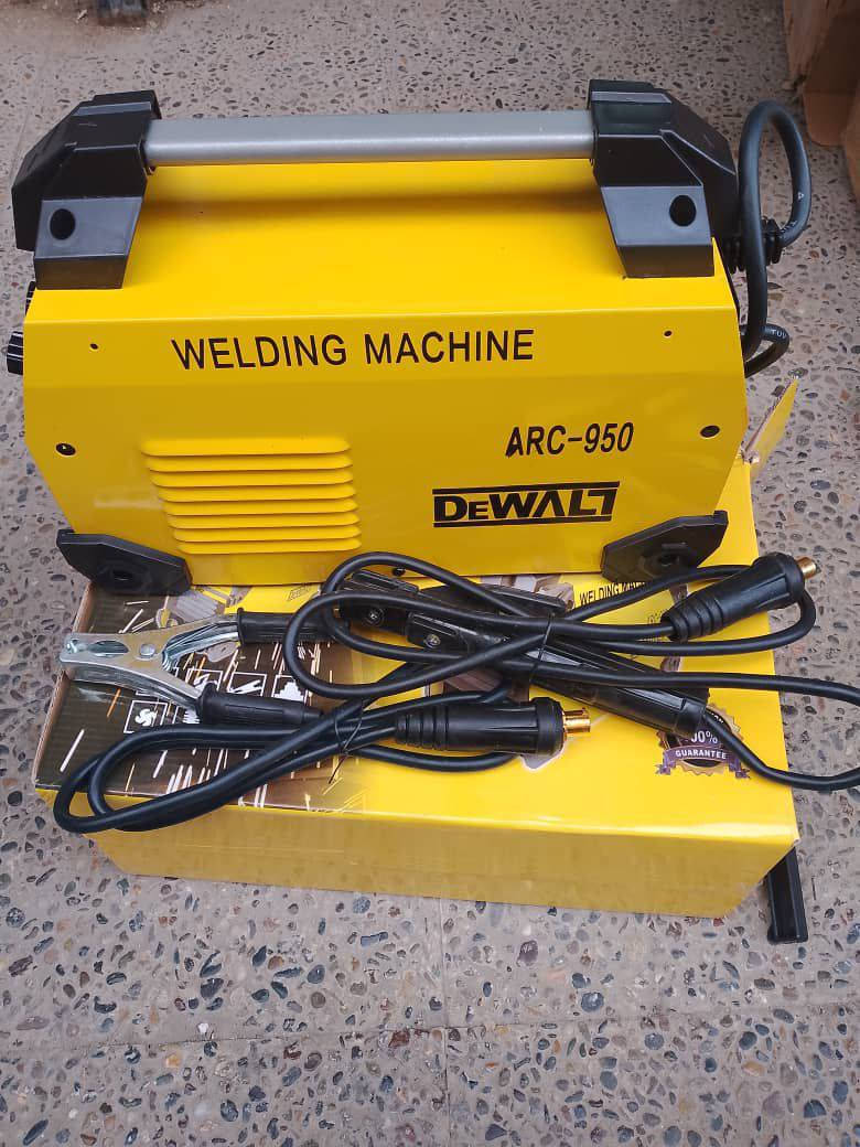 *الشركة العالميه العملاقه  DEWALT* 💯💯💯💯💯💯💯
 
ترنس لحام إلكترونية  ٢٢٠ فولت 

ملحمة كهرباء

استطاعة  950 أمبير فعلي 
  

دارتين حماية : دارة كهرباء ودارة حرارة مما يمنع من الأعطال  

تلحم قضيب ٣ ملم 

صيانة وقطع متوفرة
بمواصفات و معايير اوربية
🇪🇺🇪🇺🇪🇺🇪🇺🇪🇺🇪🇺🇪🇺


**إذا كنت صاحب هذا الإعلان وتريد حذفه لأي سبب، رجاءا أرسل رسالة إلى الدعم الفني**