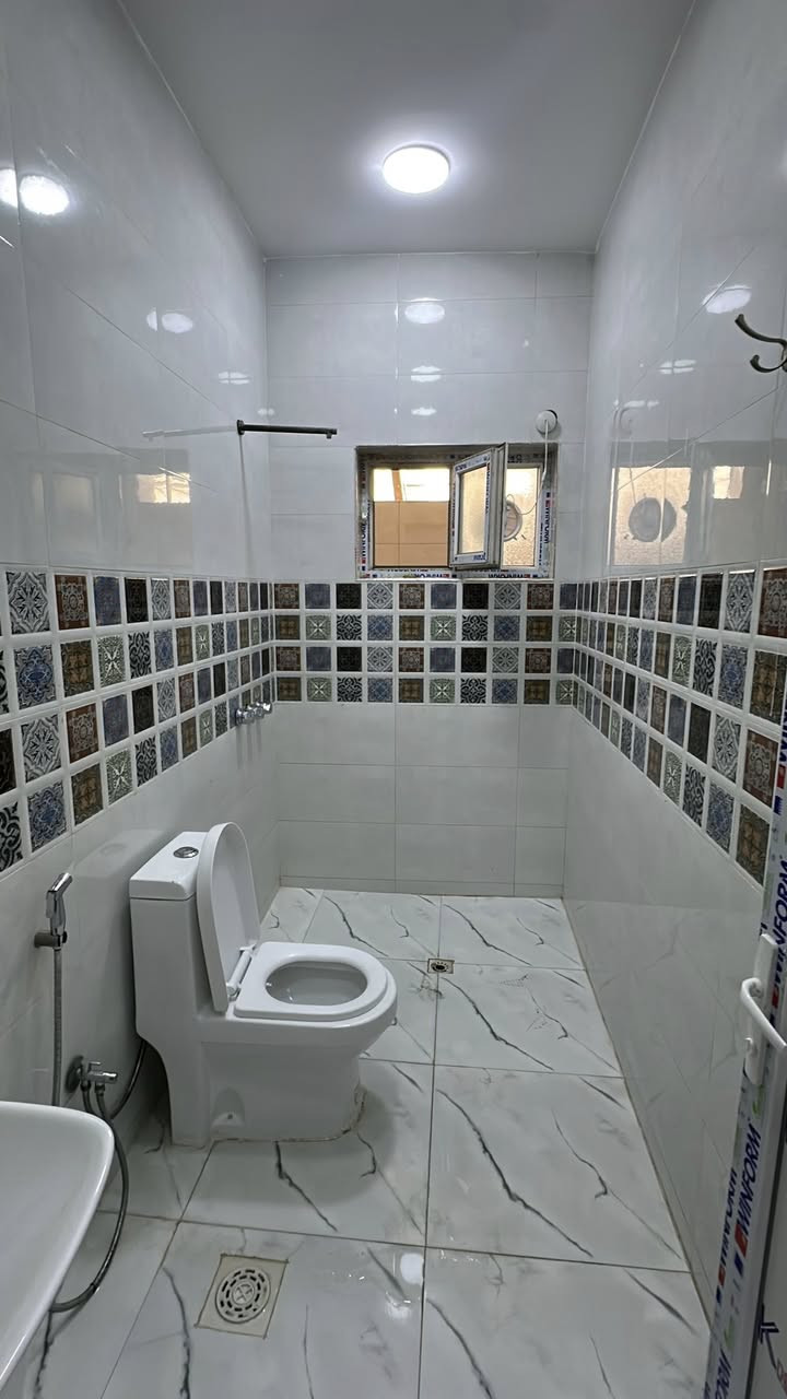 المنصور حي المهندسين خلف مطعم صاج الريف

للأيجار شقه مناسبه . طابق ارضي

تحتوي : صالة  مطبخ-  غرفه  نوم - خدمات 

------‐----

للإستفسار اكثر اتصل أو راسل واتساب: ***********
