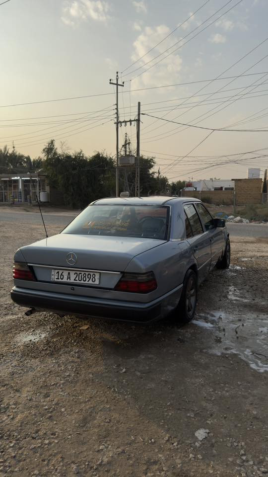 سلام عليكم بيع او مراوس
مارسيدس دب موديل 1988 مصبوغه عام 
  قواعد دبل جدد لامصلحات ولاملعوب بيهن براكيت وشواصي نظاف حداديده جديده منفوظه من الطول للطول 
محور مكينه وكير ياباني رياضي  لاصرف ولاتنقيص ولابخار
بطيخات للصالنه وكعكات جدد 
تخم تاير جديد ويل كب رياضي جديد لافطر ولاعواج 
غرفه نظافه 80‎%‎ 
فتحة سلايد شغاله 
جعمقه جديده 
منضومة بانزين جديده ستوني مسويله ادامه 
سيرفس كامل للمكينه بلكات وبخاخات ودكشن بارد جديد راديتر ستوني مبدله جديده تبريد نقصه فقط غاز لان الولف طاك ومسرب الغاز كافة تفاصيلهه مذكوره وتجي وتشوف بعينك للاستفسار خاص او الاتصال *********** 
السعر 63$$ ورقه مكان السياره النجف او كربلاء
