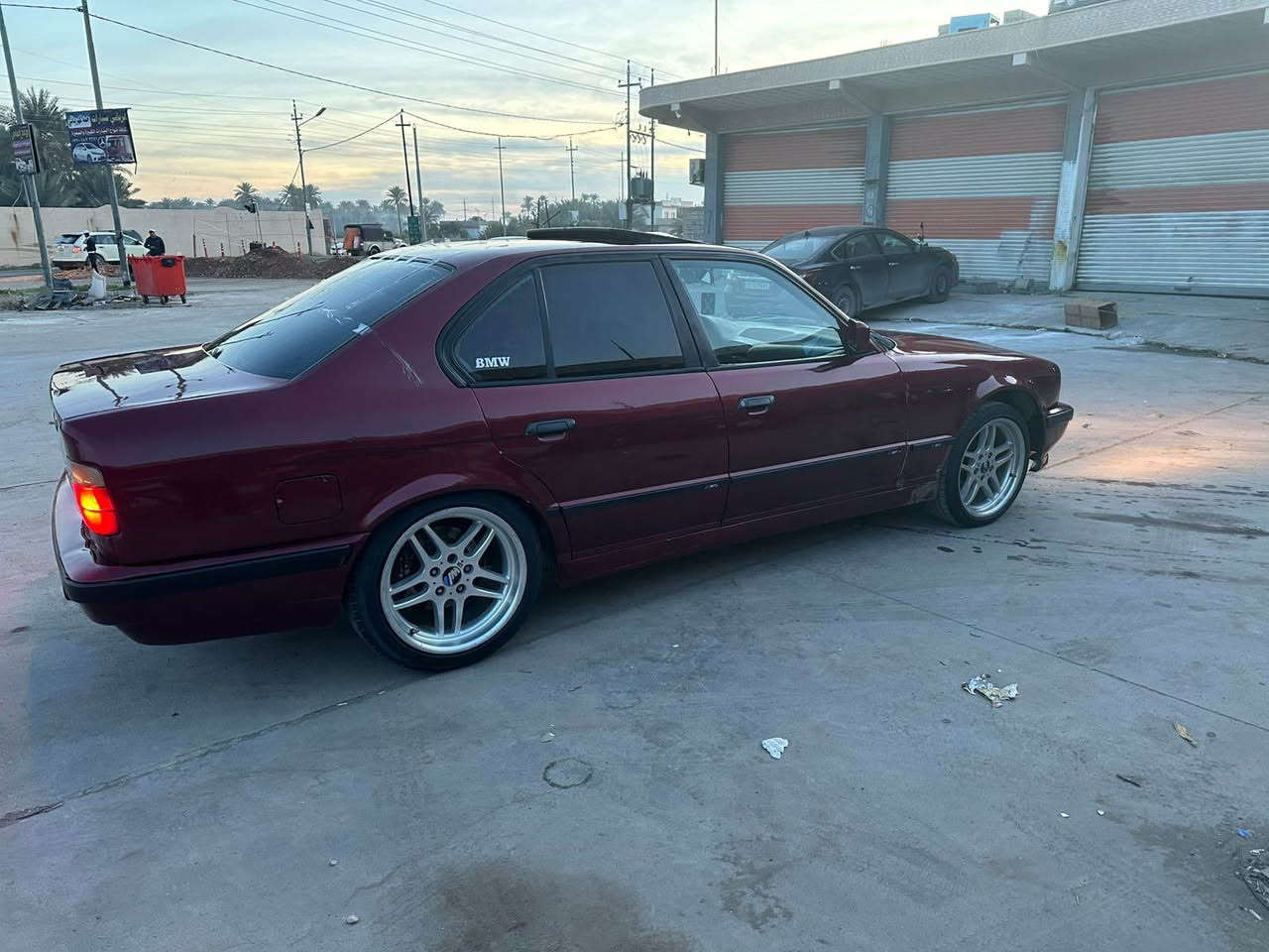 Bmw1990
525بلادً اصل وفصل وبليته هم
سياره مناقصهه شي وجاهزه
كير عادي
سلايت
لايت زينون
دواخل جلدد
صدر جديد
سنويه ورقم وهزه كله جديد لل2030
مكانه دياله خانقين
سعرهه 56وبيهه مجال 
*********** خناقين, ديالى

