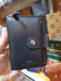 محفظة رجالية جلدية • محفظة باجات • رمادي شارع التجنيد