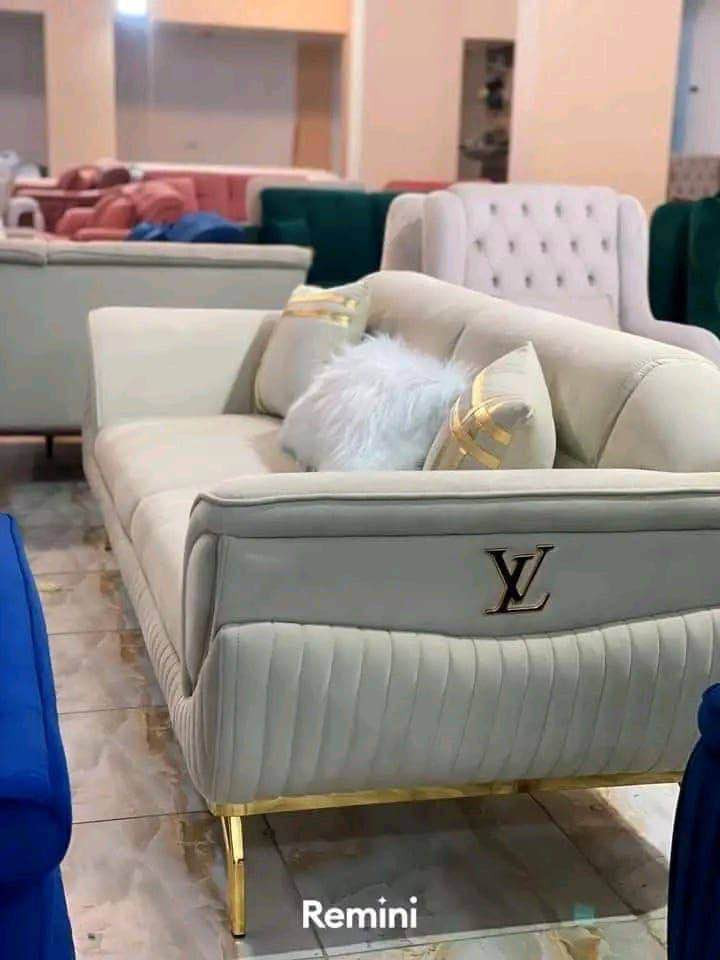 عرض لمدة  اسبوع 😍😍

موديل شانيل 

تخم شغل عراقي موديل تركي عشر مقاعد خمس قطع   قنفتين ثلاثي وقنفه ثنائيه وكراسي عدد 2اضافه  كوشات هديه عدد 10

أنتبااااه إلى لأسعار 
ال١٠ مقعد 700 
ال٩ مقعد  670 
ال٨ مقعد  600 
ال٧مقعد  550
ال٦مقعد.  500
ال٥مقعد 440الف
خمس قطع اثنين كبيرة ثلاثيه وحده وسط ثنائية و كرسيين مع كوشات عدد 6
جميع الالوان متوفره
توصيل داخل بغداد مجاني 
اطراف 15
ويوجد توصيل للمحافظات 

القاعدة خشب كله بلوك 18مل
القماش چگور قديفه ثكيل او حسب الطلب متوفر انواع الاقمشه 
الاسفنج مميز اول مضغوط علو الاسفج 7سم 

❇️قياسات القنفات ❇️
190سم  القنفه الكبيرة ام ثلاث مقاعد 
150 سم القنفه الوسط ام مقعدين 
75 سم  الكرسي

العمق الكلي للتخم  75 سم عرض المقعد الصافي60
ضمان حقيقي للامانه 5سنوات 

❌❌❌لا تدفع المبلغ اذا  اجاك يختلف عن الصورة❌❌❌

للحجز ارسل
 الصورة 
والاسم 
ورقمين موبايل
والعنوان
على الخاص
الي يريد طبله سعرها 50

اذا قماش وتر برو فرق 50الف

التوصيل سريع

عيوني قياس الديوان.استندر  10مقعد  6.امتار ونص    واذا عل مقاعد يحسب حاله حاله التخم النجف, العراق


**إذا كنت صاحب هذا الإعلان وتريد حذفه لأي سبب، رجاءا أرسل رسالة إلى الدعم الفني**