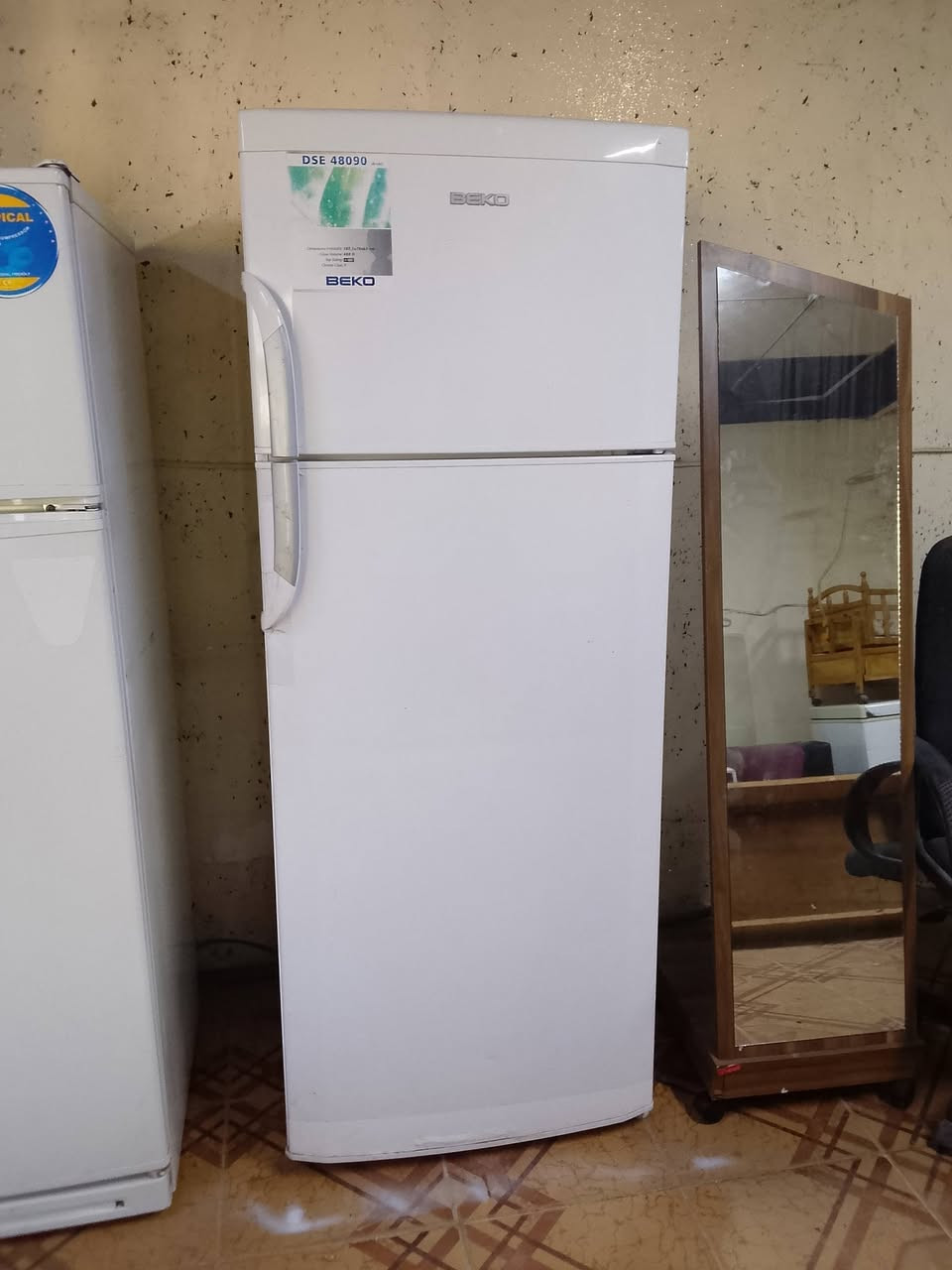 ثلاجتين شغالات فول نضيفات مابيهن عيب
خانقين محطة مقابل مركز شرطة ازاي 
مزاد محمد خانقين التواصل واستفسار 
***********
وشراء عراض مستعمل جديد 👉
