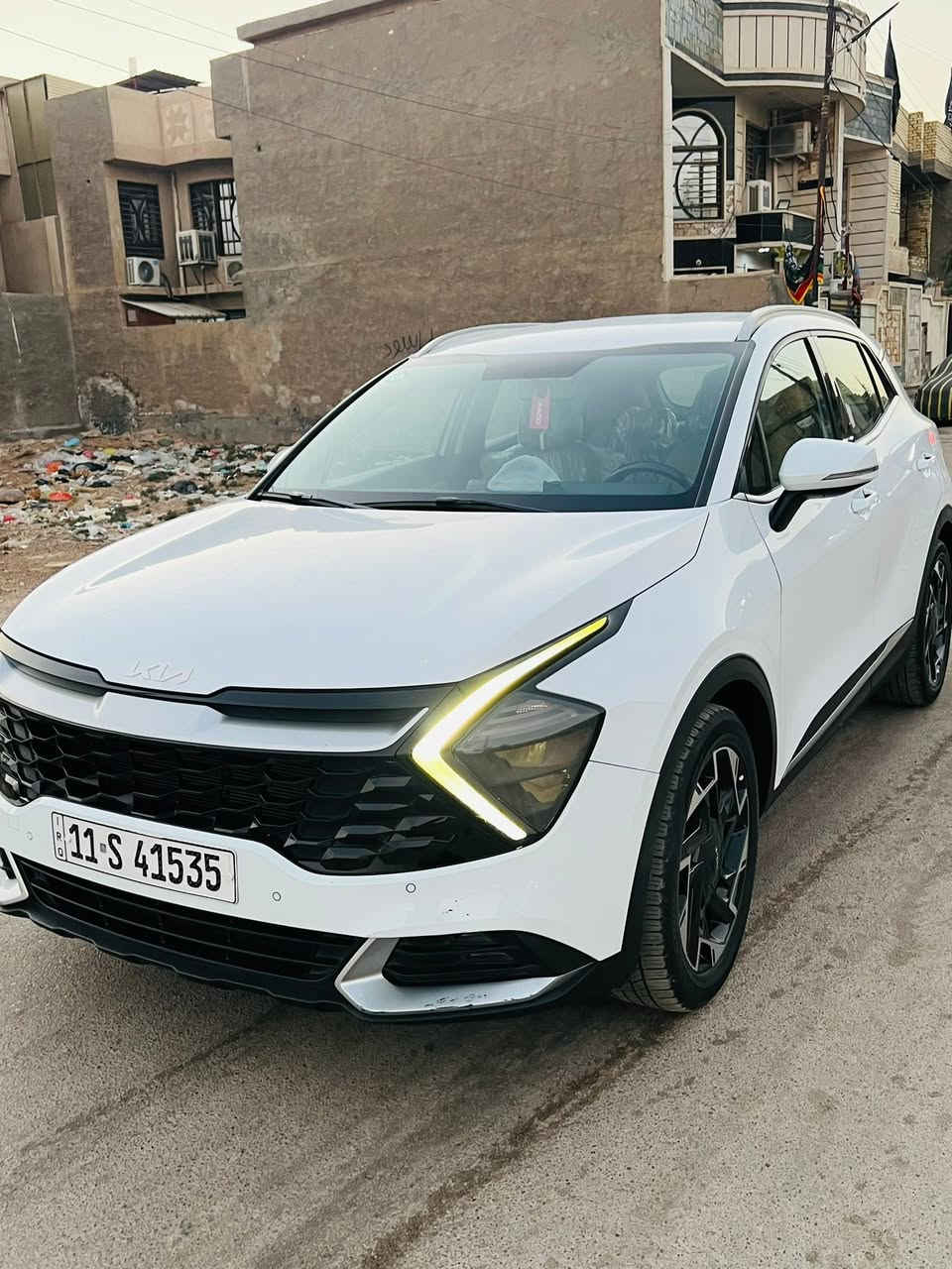 كيا سبورتج 2023 خليجي
ماشية 51 كيلو
استيراد الشركة الدولية
رقم بغداد الجديد 
محرك 2000 DOHC
بصمة  تشغيل عن بعد + ترحيب 
شاشة اصلية Apple CarPlay, Android CarPlay
حساسات امامي خلفي
كامرة خلفية HD
الكشنات الامامية كهرباء ثلالث حركات
تدفئة ستيرن و الكشنات الامامية 
تبريد قطعتين 
منفذ شحن USB مع منفذ Type-C 
منافذ شحن للمقاعد الخلفية عدد 2 Type-C
شحن هاتف وايرليس Wireless Car Charger
تايرات جديدة حجم 19 
تحكم ستيرن جهتين مع شفتات سرعة 
مانع انزلاق مع اوتو هولد مع مثبت سرعة  Cruise, Auto Hold, ABS
اربع انظمة قيادة Smart
اشاير بالمري +المري شفط
السعر $ /208ورقة بي مجال 
سياره مكفووله كفاله عامه  ماعده رصعه مسحوبه 

مكان السيارة الغزاليه
شراي يتصل***********
