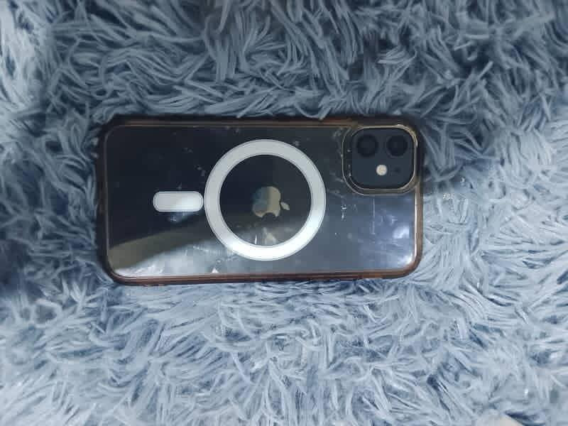 سلام عليكم... جهاز ايفون 11نضيف مو شلون ما جان نضافه 99 بطاريه92الذاكره128 جهاز بلادي على وضع الشركة كفالة عامه ما عده الضهر مكسور وياه الكارتونة والشاحنة السعر250 رقمي ***********الشراي يراسلني ويدلل
