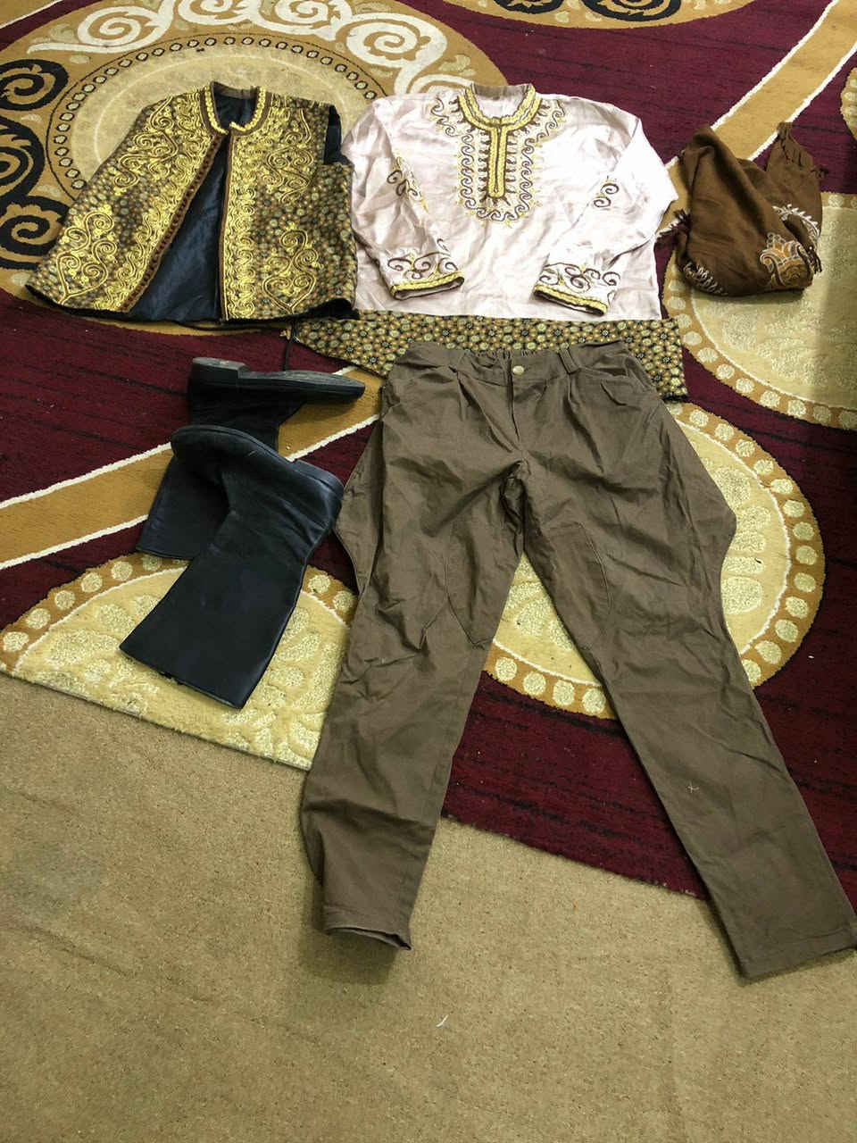 غسالات ثنين ب 60 غربي ب50  شباك المنيوم 2متر في 1 متر سعره 150 وبي مجال للشراي  لبس سوري باب الحاره  عدد ثنين ب 150 لبس بباي ب 150 تنور احمر ب 75 وبي مجال للشراي لاتصال هاذ الرقم مكينه سعره 200///// ***********
