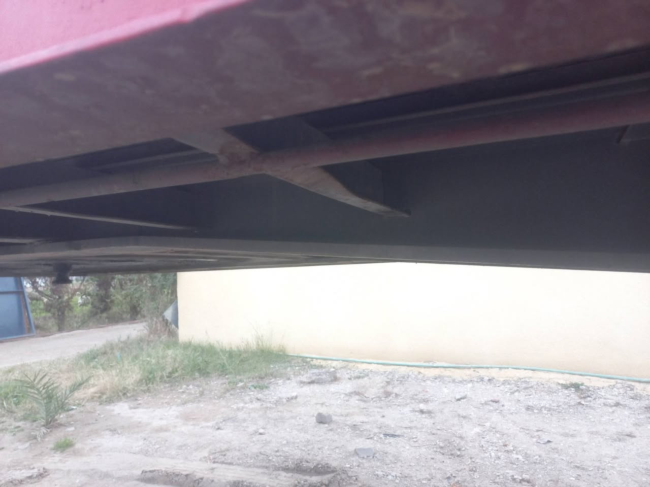 السلام عليكم عربة اوربية محددة للبيع مع صفاح الطول ١٣و٦٠خمس محاور المكان بغداد ***********
