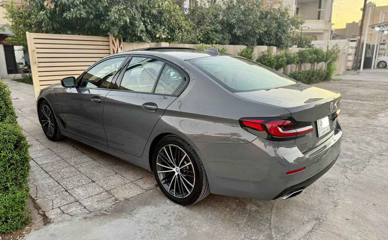 بي ام دبليو 530i موديل 2022
بيع او مراوس 
سياره جديده بدون اي نقص  

ماشيه 125 الف 
اللون سمنتي 
داخل قرميدي 
سلايد 
نظام ترحيب 
انارة محيطيه
تدفئة مقاعد
‎اربع ابواب بصمه 
‎ماوس للتحكم
‎كشنات اماميه كهرباء هيتر
‎كاميره خلفيه
خزن مقاعد 
ستيرن كهرباء
شفتات بالستيرن 
وبعد كومه مواصفات متخلص 
جديده السياره بدون ولا نقص على اخر حبه 

وارد امريكي حادث فقط ربع البنيد حادث جداً بسيط  لا لغد لا شاصي حتى راديتر ومروحه بلادي 

تعتبر اخت الكلين وصور الحادث موجوده ايرباك دركه فقط 
مكاني بغداد 
رقم صاحب سيارة ***********

