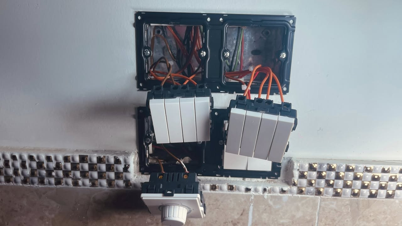 نبدي وياك من الصفر
وننتهي وياك عند التشغيل

المجال الفني...فريق متخصص بالتأسيسات الكهربائية 
نقدم لك الاتي:
1️⃣ مخطط كهرباء مناسب لخريطة البناء وبما  يتيح ان تكون هناك اريحية في مجال توزيع النقاط
2️⃣(اهم خطوة )خبرة في مجال نشر خريطة كهرباء السقف 
3️⃣ نتكفل بتمديد عبارات السبالت،المفرغات و الصاروخيات، الانترنت الكاميرات، وشبكة الستلايت
4️⃣ تسقيط خريطة الكهرباء باشراف فني مختص 
5️⃣ في مرحلة النزالات نقدم لك خدمة حفر الجدران باستخدام الكوسرة  والوزن باستخدام جهاز ليزر
6️⃣ ربط نهايات الاسلاك ب وصلات ربط(بوتلس)
7️⃣ واللي يعرفنه ..الحمد لله انقدم استشارات كهربائية و نصائح صحيحة و مجانا 

ملاحظة : حساب نشر خريطة كهرباء السقف معزول عن سعر النقطة 

للطلب والاستفسار 
تاسيس كهرباء الحديثة 
***********
