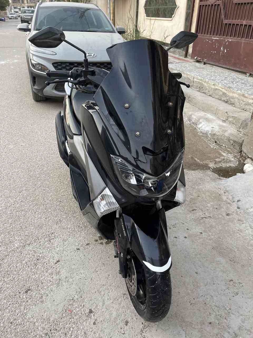 السلام عليكم
دراجه ياماها ياباني Nmax 
دراجه جديده بما معنى الكلمه وكدامك شوفها حساساتها كلها شغاله تدفئه بل ستيرن دراجه ماشيه 15 الف بس صارلها فتره من منزلها من الرمبه 
سعرها 15 ورقه وبيها مجال تشرفني وتدلل مكاني بغداد  ***********
