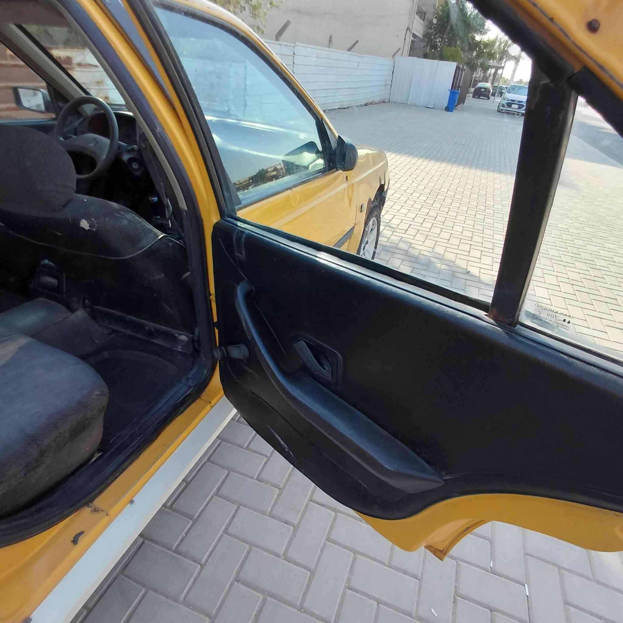السلام عليكم اللبيع بيجو روى مديل ٢٠٠٨ سياره جاهزه مكينه وكير  نصيفه   سياره  تخم تايرجديده  باتري جديده  غرفته  نصيفه  نفس مال صور   سنوية  ٢٥ ساقطه  سياره  تحويل مباشره مصفره هيه وغرامات   سعرها ١٣ بيه مجال حك جيه  مكاني بغداد حي الجهاد  ***********  رقمي

