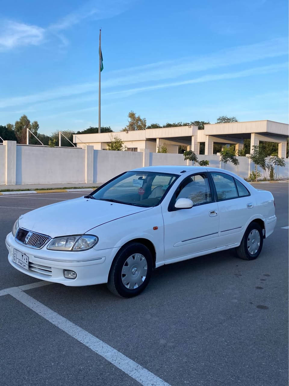 سةني ٢٠٠١ گير عادي گيرومةكينةي بةشةرت  مةكينة رةشي ١٦ سةيارةكة ساقة كتابي مزايدةي لةگةلة حيزام بوياخة لةسةر ساقي  سةقفي بوياخي نية سةيارةكة زور پاكة سعرس ٤٧ كةميك مةجال *********** كالار, السليمانية
