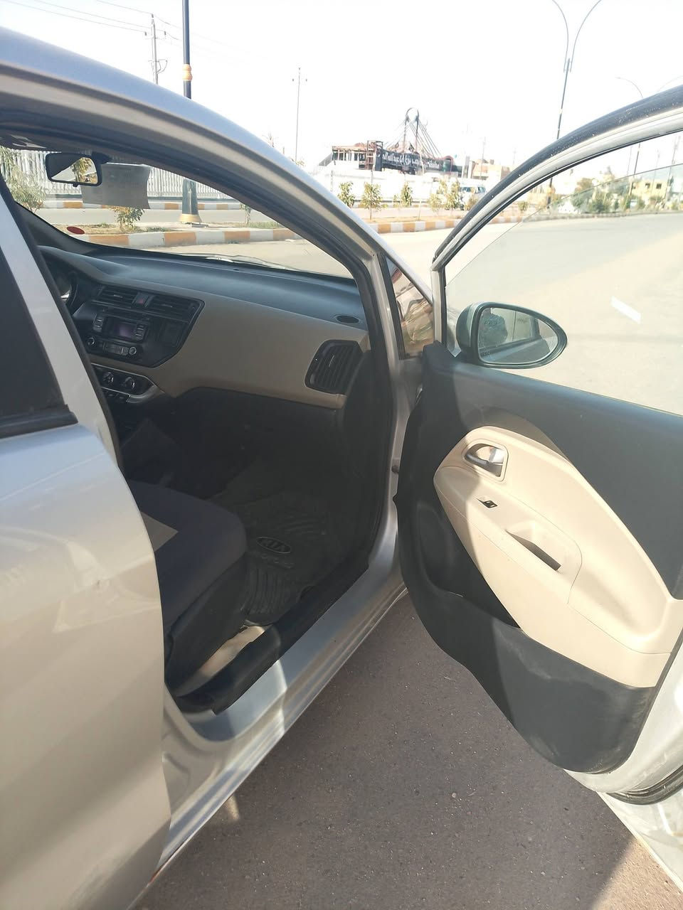 سياره كيا ريو موديل 2014 بأسمي ورقم جديد
السعر 90 ورقه وبيه مجال بسيط
للاستفسار ***********
