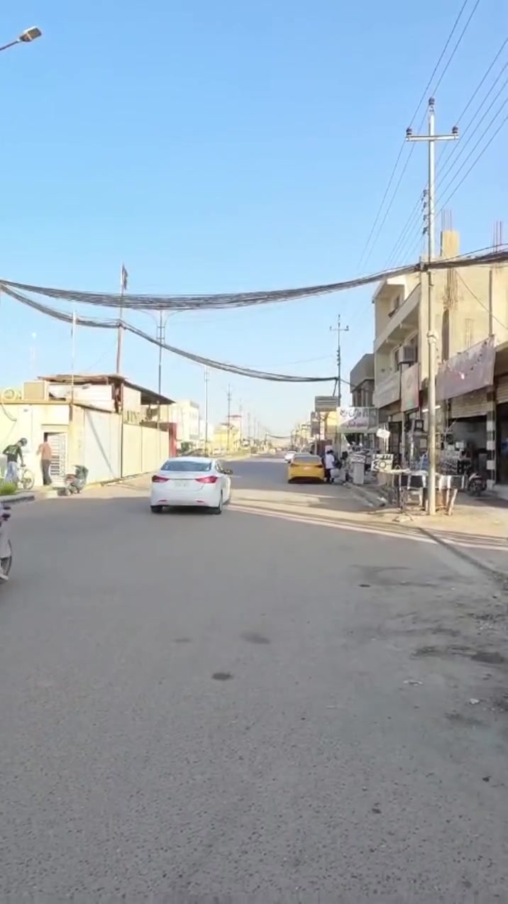 يعلن مكتب الامير للعقار في محافظة كربلاء شارع ابو طالب 
بيت 🏠 🏡 للبيع مساحه ٥٠متر طابق ونص 
العنوان/  كربلاء المقدسة/ /حي سومر سايدين الجاير 
بناء طابوك جمهوري درجه اولى 
خدمات كامله شوارع ٨م تبليط 
يصلح دار سكن او حسينيه للزوار 
يبعد عن حرم الامام الحسين ع السلام ٤كم وعن طريق الزوار والمشاية ٥٠٠ متر 
طابو زراعي سند ٢٥ إقرار بأسم المشتري مباشر 
للاستفسار الاتصال/  *********** 
السعر /  ٧٥ مليون 
يتوفر لدينا بيوت للبيع بأسعار مناسبة جدا بمختلف المساحات والأماكن 
#كربلاء_مدينة_العشق_والعاشقين
