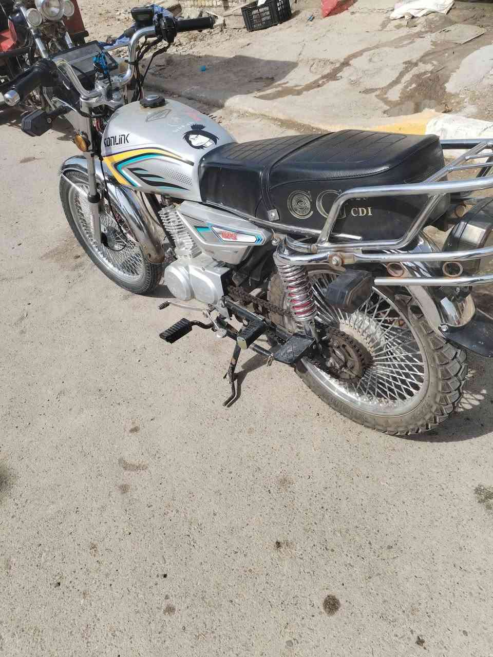 سلام عليكم موديل 2025خمسه كير بس سلف مابيه هاذه الحديث بيه بس الهندر يضرب هاف او مرات من ايجلب تشتغل الدراجه سعر 450 مكاني بغداد حسينيه الراشديه رقم ***********
