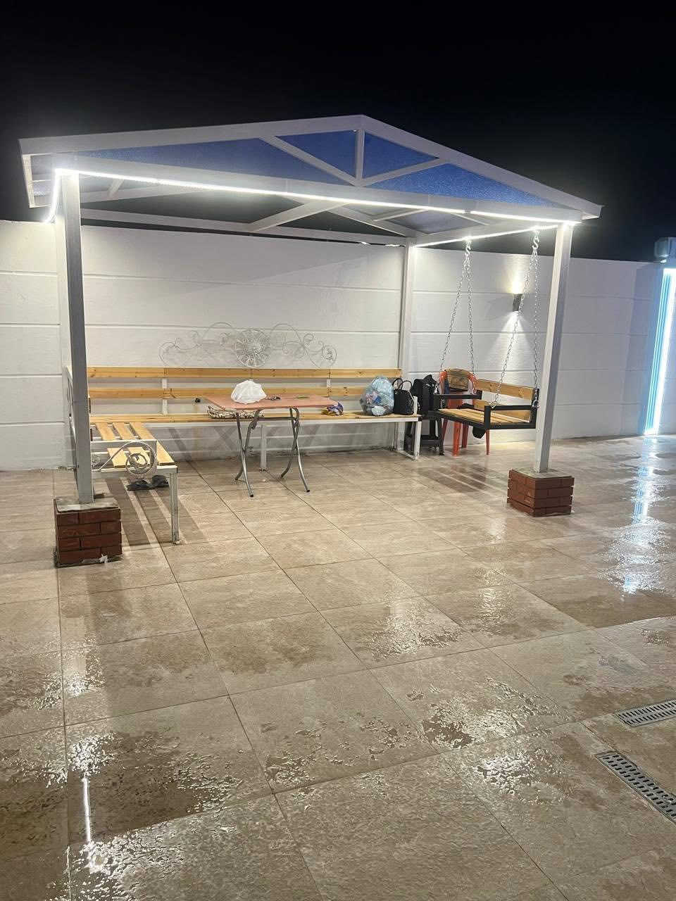 💭السلام عليكم
مزرعة للبيع 
مساحة 1116 واجه 14.5 ونزال 77 مع الشارع 
 الموقع : بغداد الدورة #البعيثة مقابل جامع التوبه في الفرحان
تفاصيل البناء :- غرفتين نوم 5*5 مع حمام لكل غرفة ( نظام السويت ) 
🛑صالة كبيرة 5*12 
♦️مطبخ أمريكي 
♦️حمام عدد4
♦️بيت للحارس عند مدخل المزرعة يتكون من غرفة نوم  كبيرة 5*5 مع مطبخ مع حمام وتواليت كبير
♦️باربكيو مشويات مع التنور كبير وجميل
#مسبح كبير 5*10مع مسبح للأطفال تدفئة  حار بارد للعمل شتاءً مع سقيفة جميلة من الحديد الثقيل
#جلسات مسقفه عدد2 
⚡️مولدة كبيرة 850 امبي 
🏡حديقة كبيرة مزروعة بالثيل
مثلما موضح في الصور  والفديوهات
للأستفسار اكثر تواصل واتساب 
📲***********
