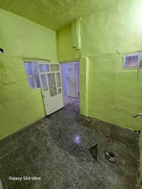بيت لبيع بشارع المطار الجديد بشارع علكم المساحه ٦٠متر يحتوي على غرفه و...
