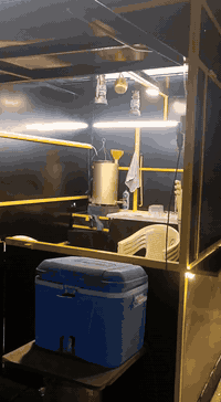 سڵاو ئەم کابینەیە بەردەستە بۆ فرۆشتن درێژی 2مەترو نیو پانیەکەی دوو مەتر نرخ ملیۆنیکو 600هەزار ژمارەی موبایل ‏‪0772 213 7093‬‏
