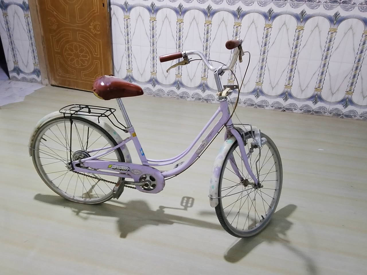 سلام عليكم بايسكل للبيع موديل 2018 ياباني بايسكل بعده جديد تخم تاير بس تاير الوره يرادله تبديل كلوب امامي مربوط بلستيرن رنكات جديدات زنجيل ابلادي السعر 95 وبيه مجال للشراي مكاني البصره كرمت علي ابوصخير الرقم ولاستفسار ***********
