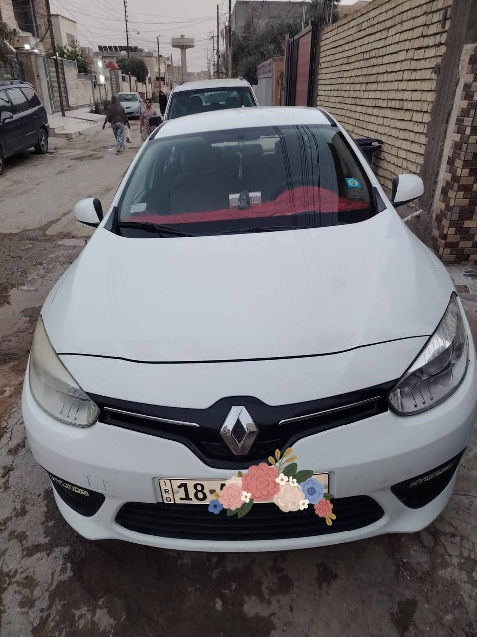 رينو فلونس موديل 16 خليجي 8بخاخات استلام شركه (حره) مداور ثاني يوم مكفوله كفاله عامه عدا طربه بسيطه بالباب الايمن الامامي باب الصدر حك شبر السعر (90) وبيها مجال حك الجيه 
الرقم *********** متواجد واتساب
