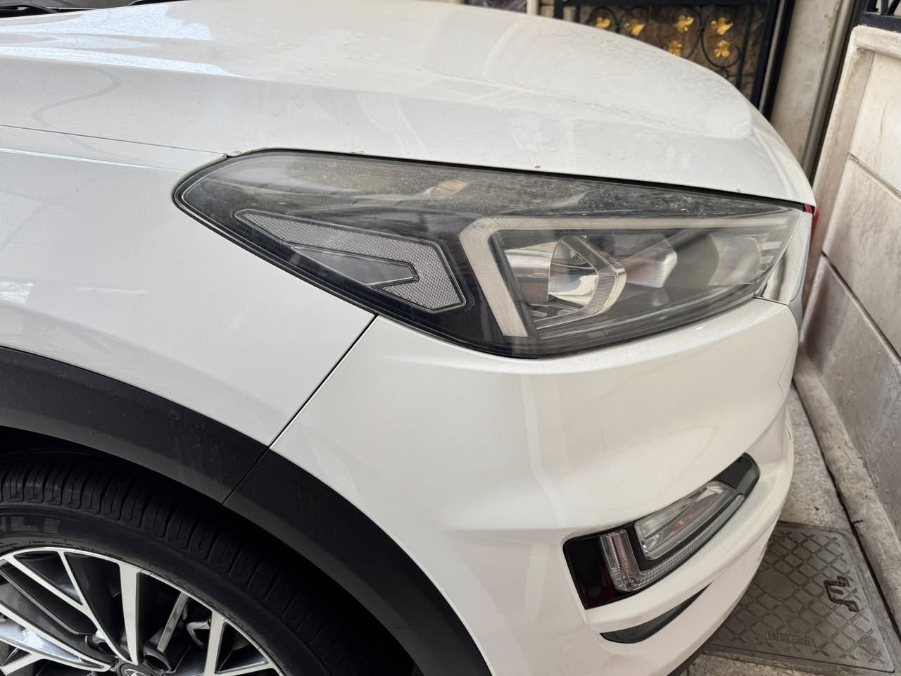 السلام عليكم عندي توسان موديل ٢٠١٩ ماشيه ٥٦ الف بعدها بحاله الزيرو كله على وضع الشركه حتى تبديل الدهن بالشركه مكفووله  مواصفات بصمه و شاشه و حساس امامي خلفي و لد امامي و قطعتين تبريد و كرسي كهرباء السعر ٢٠٣ و بي مجال كلش قليل ***********
