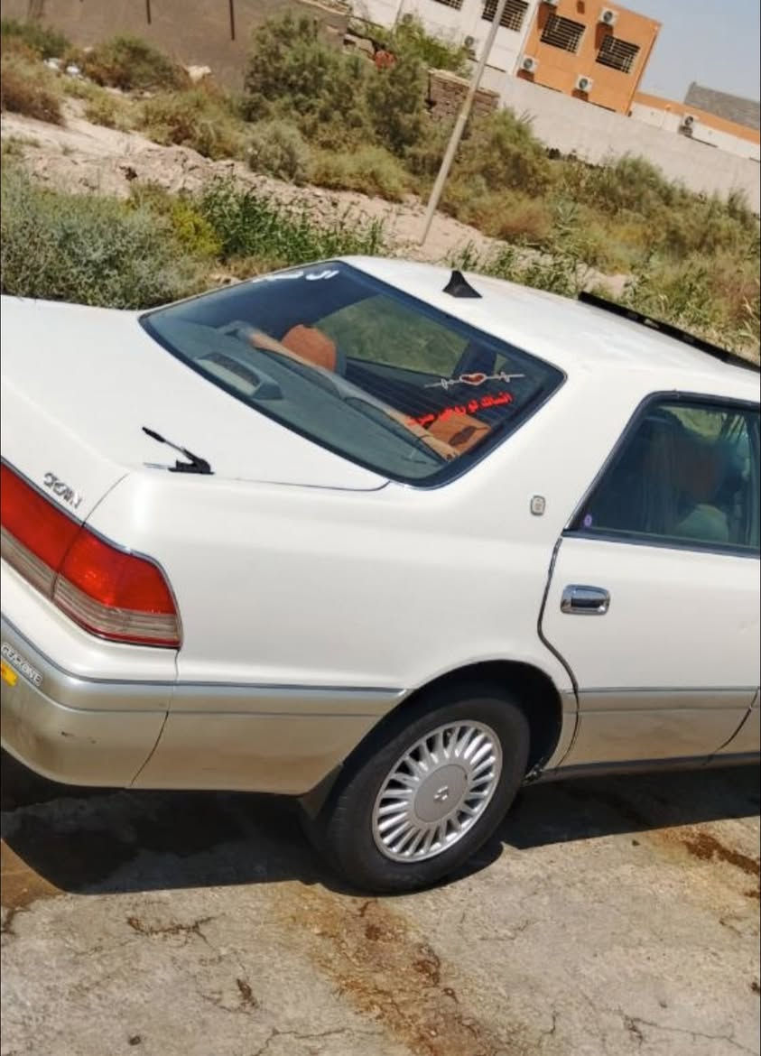 سلام عليكم راس الثور مديل 98 رقم بصره مشروع وطني مكفوله كفاله عامه مكينه وكير وحداديه وتبريد كله شغال سياره جديده مكفوله مكان السياره البصره ادير  مكلف بلنشر ***********
