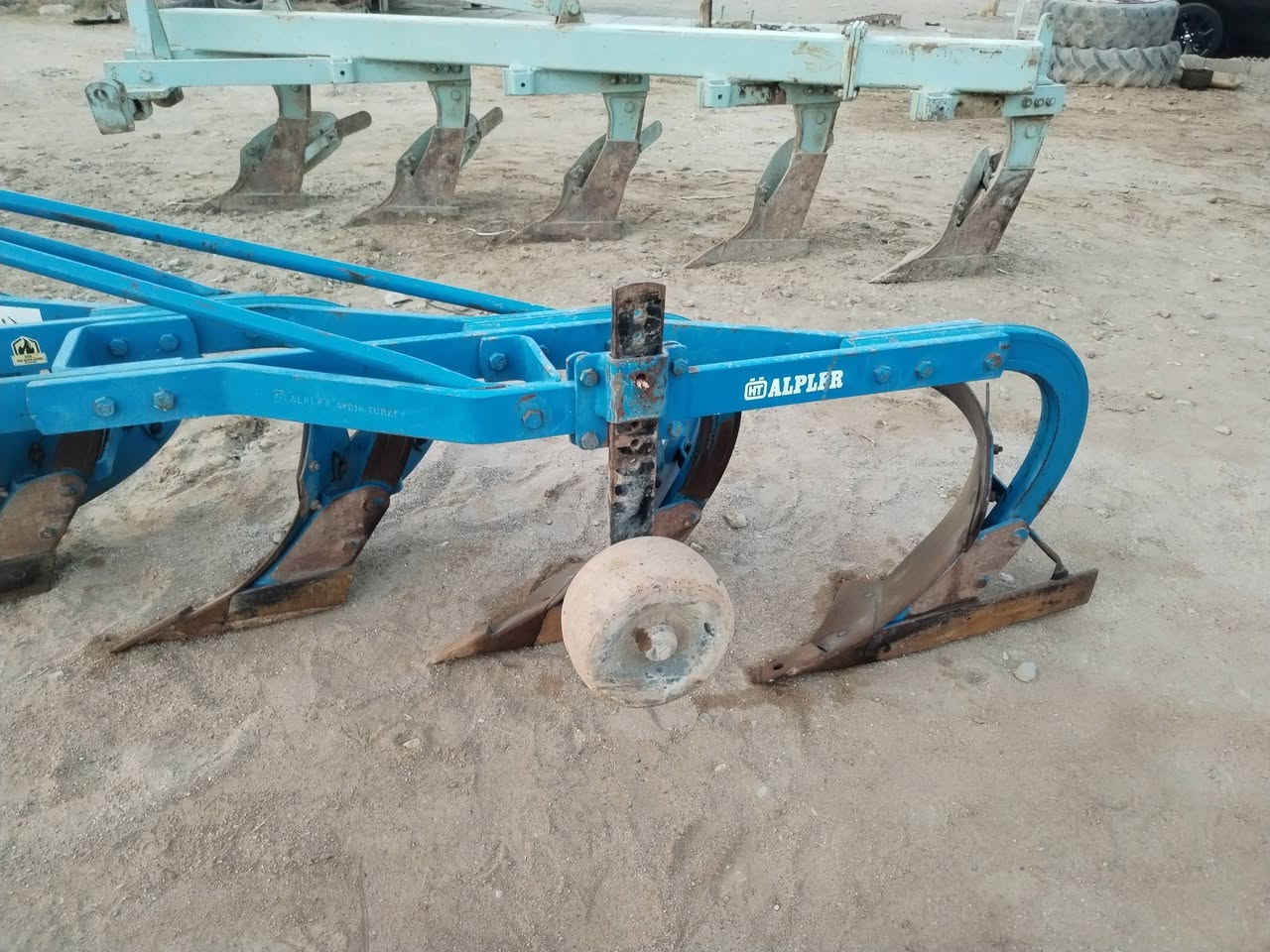 السلام عليكم 
للبيع فدان تركي البير حجم ١٠  رباعي العنوان واسط النعمانية 
***********
***********
