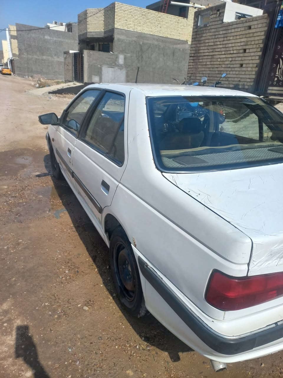 السلام عليكم رمضان كريم على الجميع بيجوبارص خصوصي موديل ١١السياره جاهزه مكينه وكير خيرمن الله الرقم بغداد ألماني السعر ٤٥ رقم الهاتف ***********
